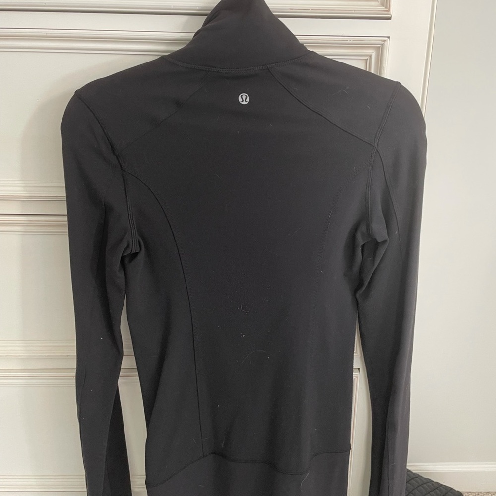 Size 4 lululemon jacket - Picture 3 of 3